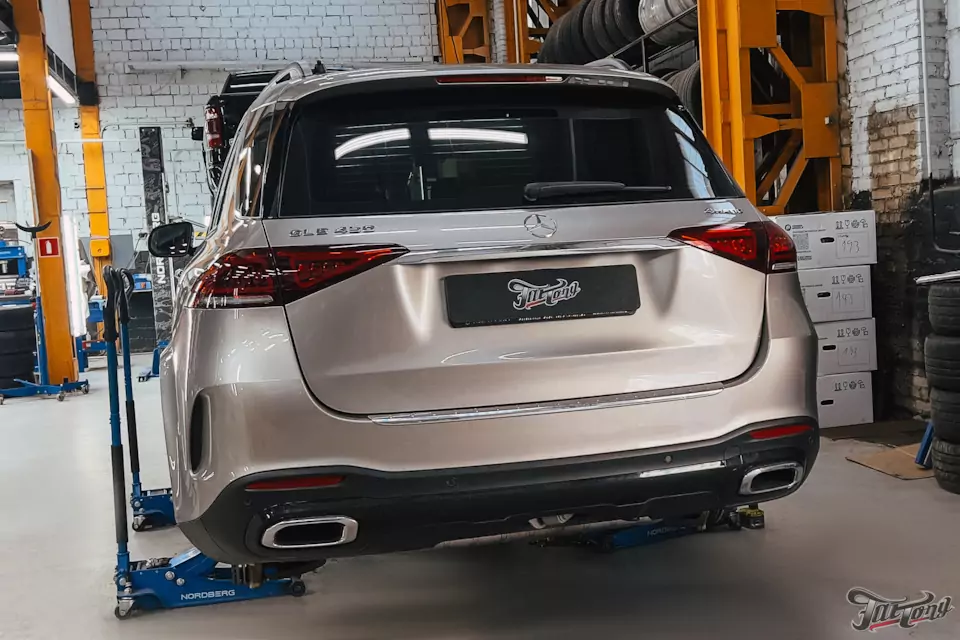 Устраняем биение в руль и вибрации на клубном Mercedes GLE с помощью топового Шиномонтаж на вибростенденого оборудования Hunter!